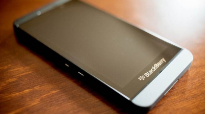 Canadienii de la Blackberry au lansat, astăzi, Z30 un nou smartphone cu care speră să revină pe o piaţă dominată de Samsung şi Apple, scrie Capital.