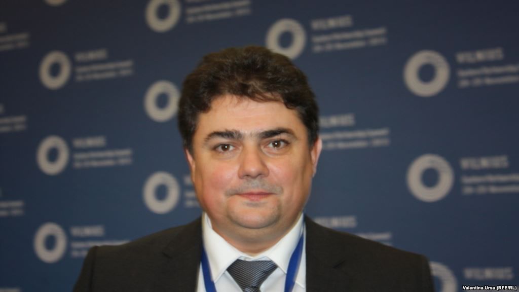 Октавиан Калмык добавил, что ситуация прояснится к концу недели.