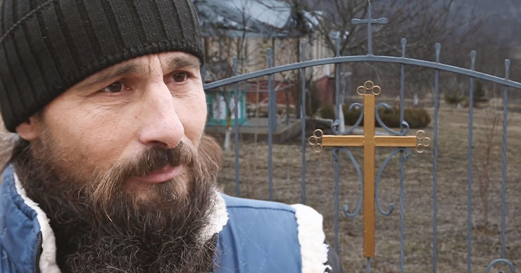 В Хынчештском районе священник отказался хоронить привитую женщину.