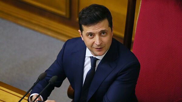 Зеленский анонсировал из-за коронавируса проект "Пасха дома".