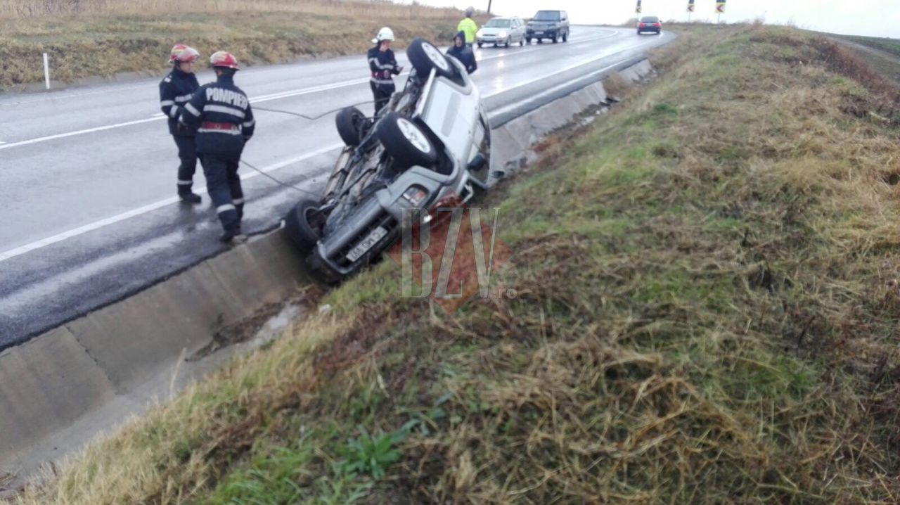 Grav accident în România: O familie de moldoveni, transportată la spital
