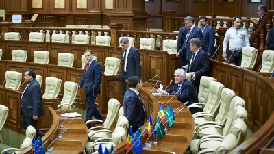 По данным парламентского секретариата, пропуски социалистов считаются мотивированным.