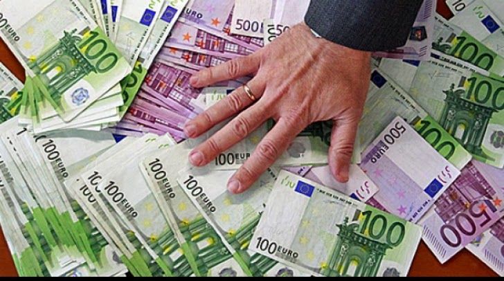 S-a trezit cu contul bancar gol. Cum un bărbat şi-a recuperat banii. Foto: imaginipentrutelefon.blogspot.md