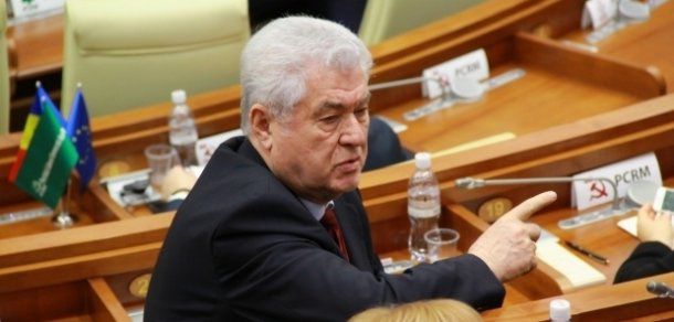 Voronin nesocotește legea și statutul apolitic al CCA. Foto: ziarulnational.md