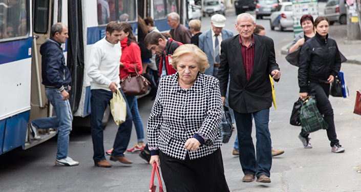 Chișinăuienii care au pensii de până la 2000 de lei vor primi compensații pentru călătoriile în transportul public. Foto: sputnik.md
