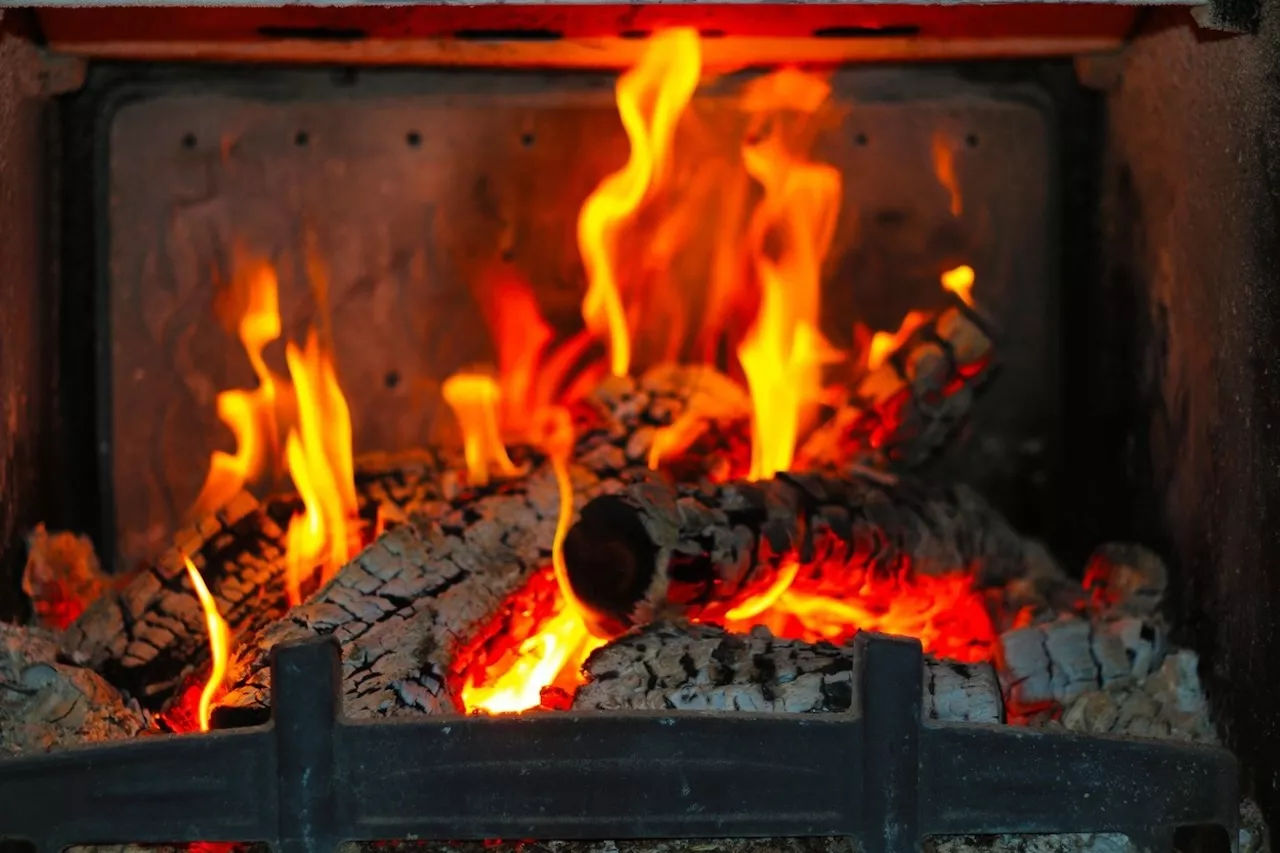 Două persoane din Glinjeni s-au intoxicat cu monoxid de carbon din cauza unei sobe necurățate.