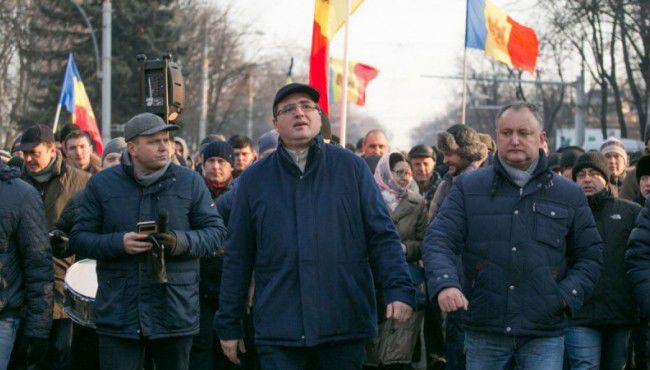 Лидеры оппозиции.