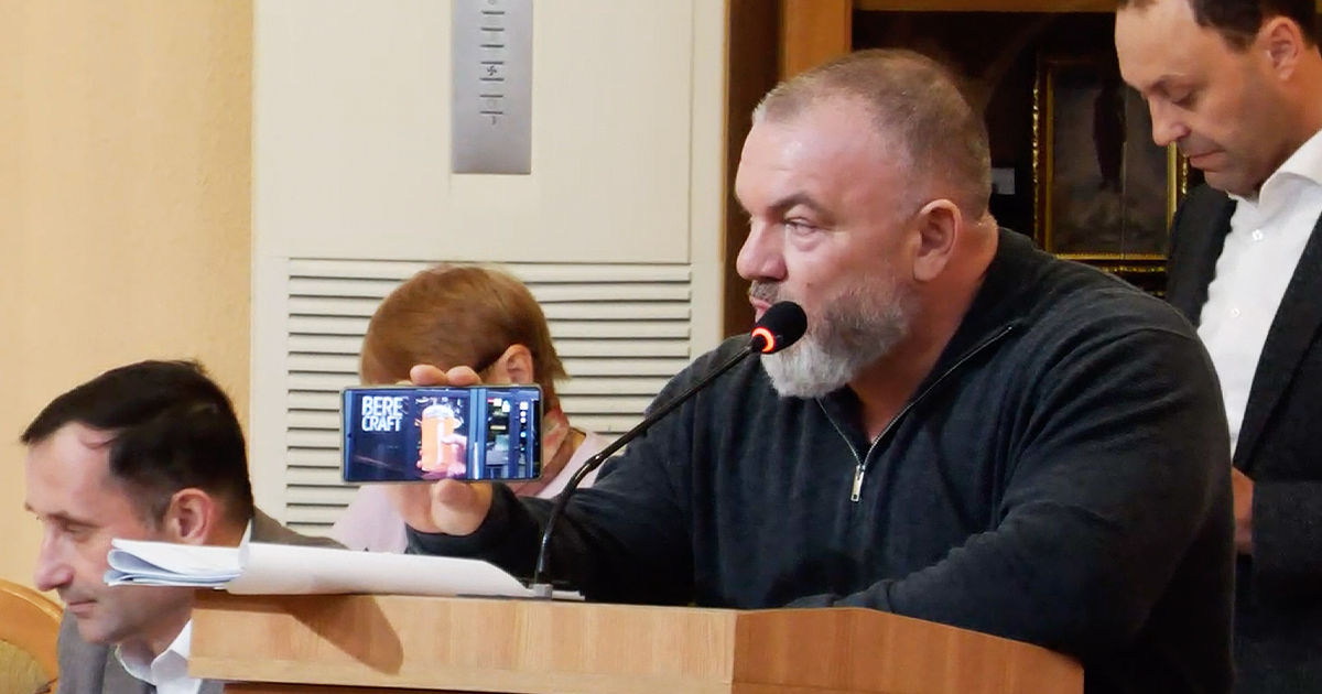 Пивная возле стадиона лицея возмутила советников МСК: Это кощунство.