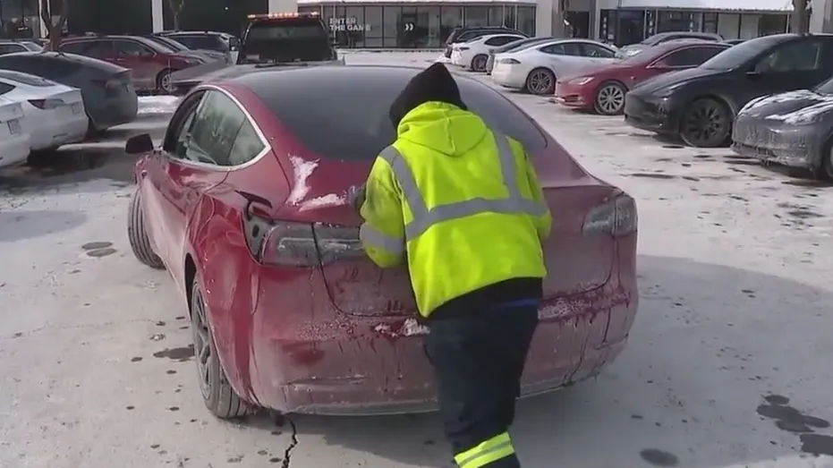 В США из-за морозов перестали работать несколько зарядных станций Tesla.