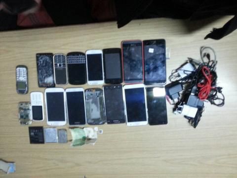 Percheziții inopinate în penitenciar: Ce bunuri păstrau deţinuţii. Foto: penitenciar.gov.md