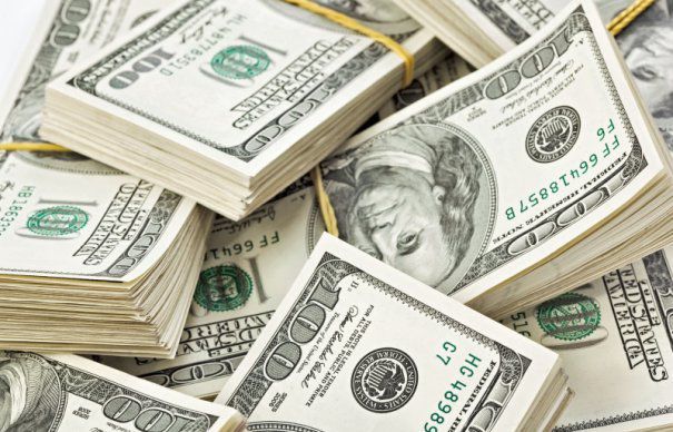Piaţa valutară este în aşteptarea unei mâini de ajutor din partea Băncii Naţionale. 