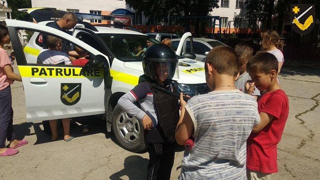 В лагерях и зонах отдыха проходят уроки по безопасности. 