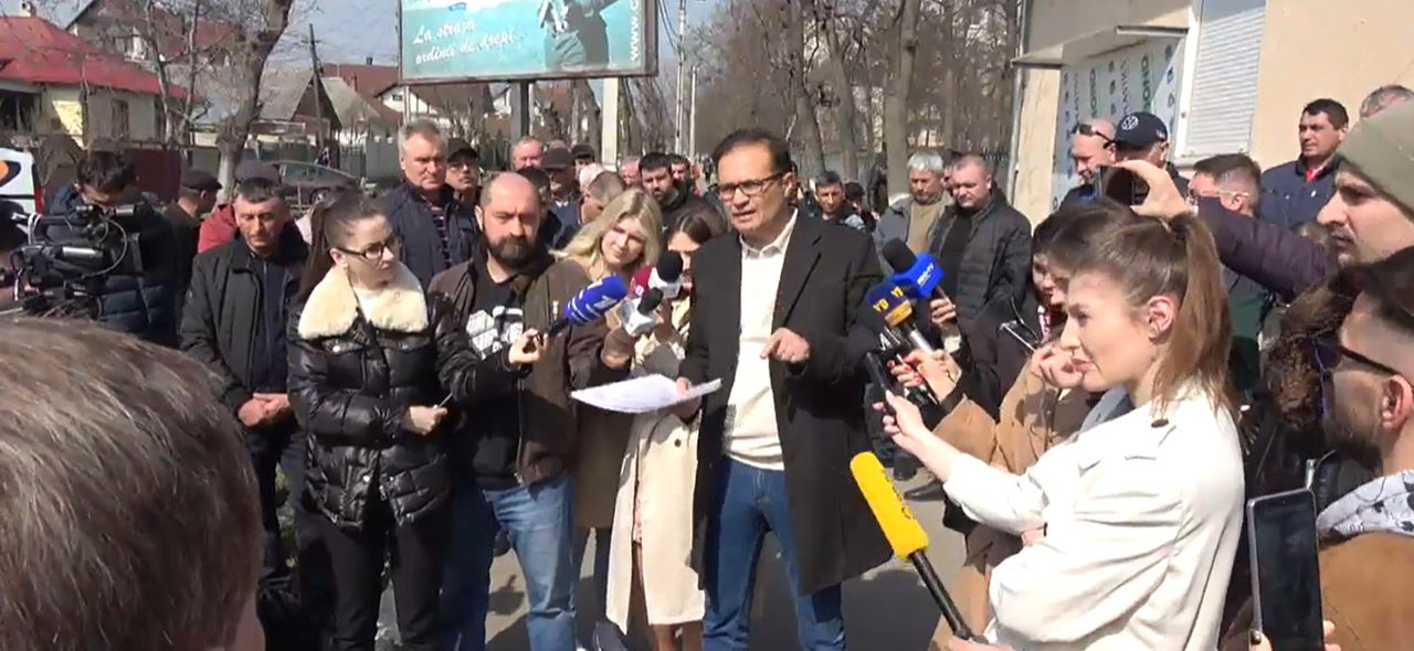 Перевозчики подадут жалобу на полицейских в прокуратуру и продолжат флешмобы у посольств ЕС.