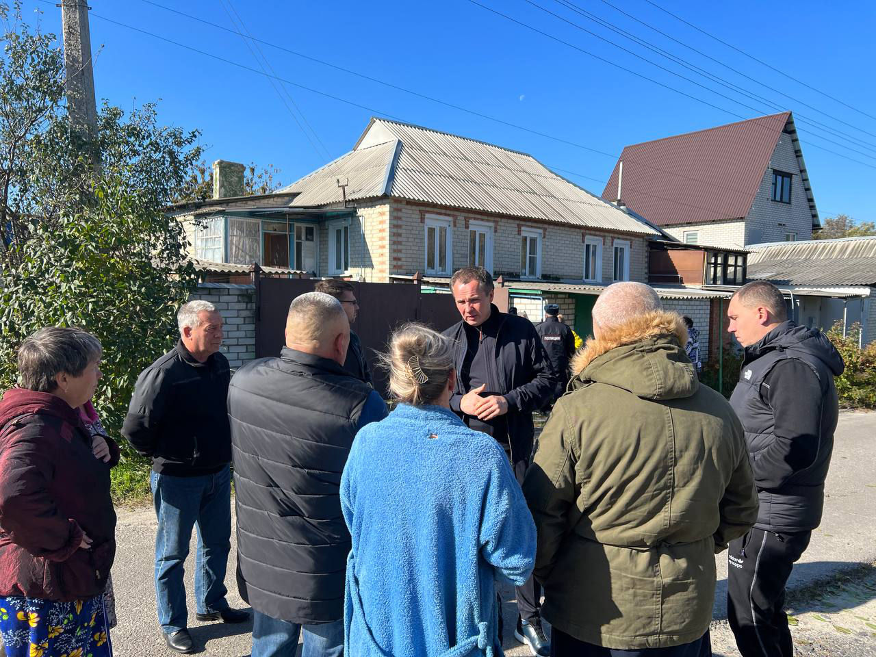 Взрывы в Белгороде: очевидцы говорят, что обстрелян аэропорт.