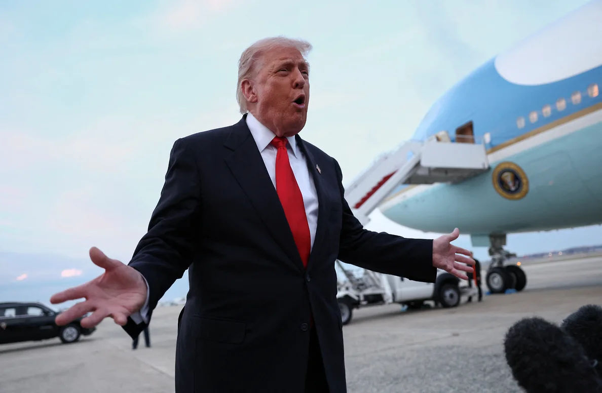 Trump: SUA vor trebui să returneze peste două trilioane de dolari, dacă taxele vamale vor fi considerate ilegale.