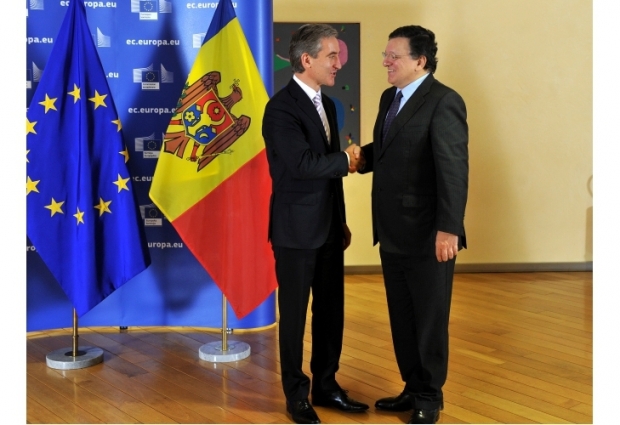 Comisia Europeană (CE) va propune anularea regimului de vize pentru moldovenii care au pașapoarte biometrice în Uniunea Europeană.