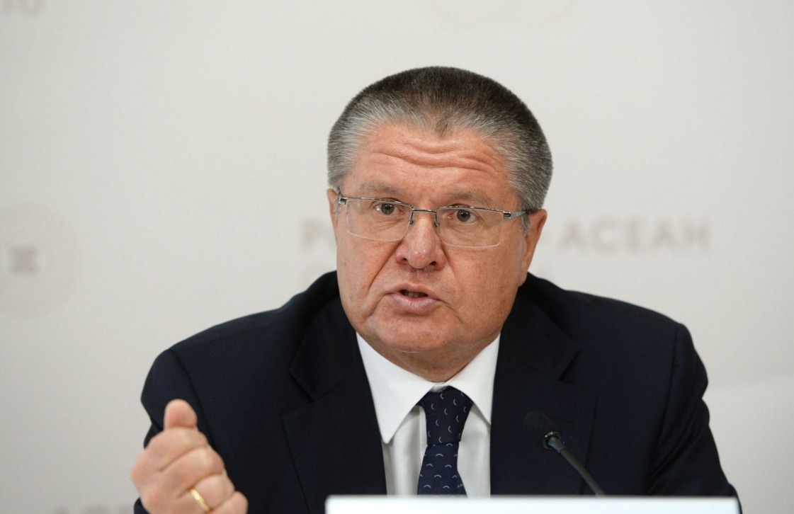 По версии следствия Улюкаев потребовал от представителя «Роснефти» взятку.