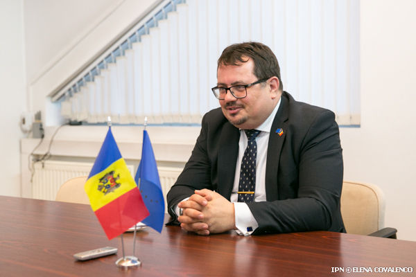 Michalko: Care e diferența dintre relațiile economice și politice
