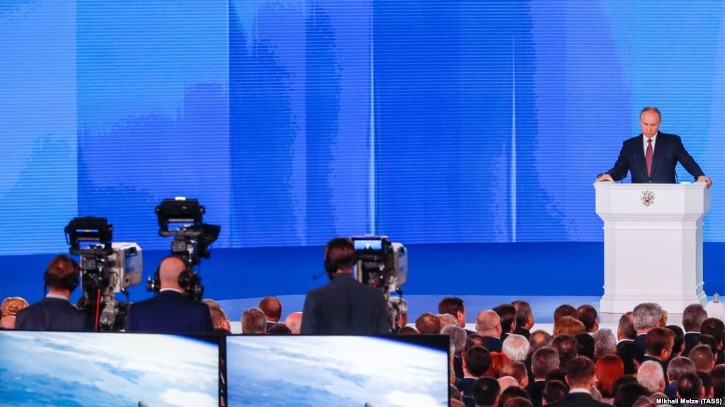 Putin evocă cele 20 de milioane de ruși care trăiesc sub pragul sărăciei. 