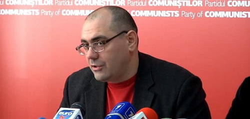 Deputatul comunist Alexandr Petkov lansează acuzații la adresa expertului Oazu Nantoi, numindu-l extremist.