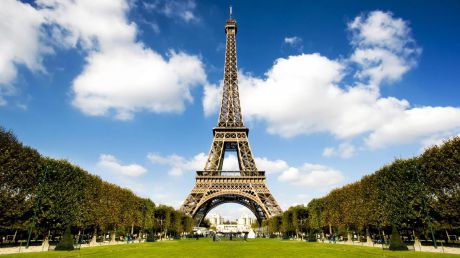 Turnul Eiffel din Paris se va transforma într-o pădure. Foto: cheapvacationholiday.com
