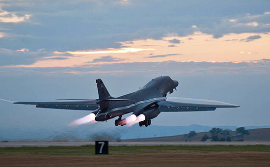 Бомбардировщик B-1B Lancer.