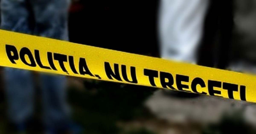 Un bărbat și-a găsit fiul împușcat în curtea casei la Cantemir.