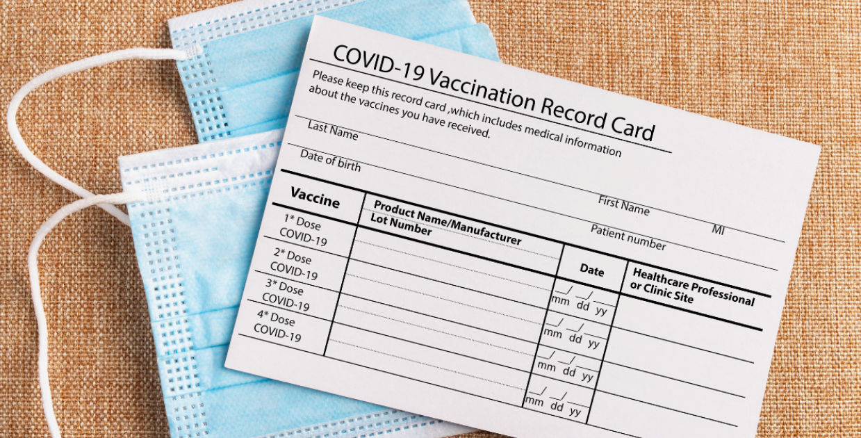 O tânără care a vândut certificate de vaccinare COVID, amendată cu 175.000 de lei.