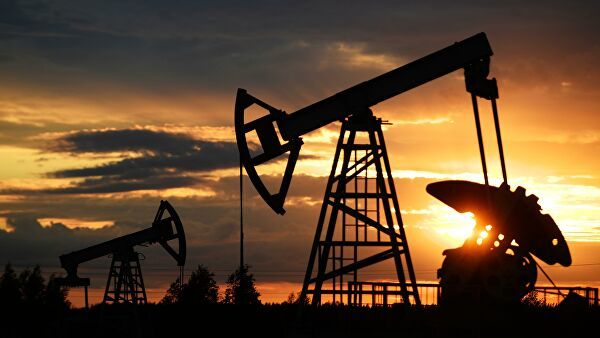 Цены на нефть Urals впервые с апреля упали ниже стоимости Brent. Фото:  ria.ru.