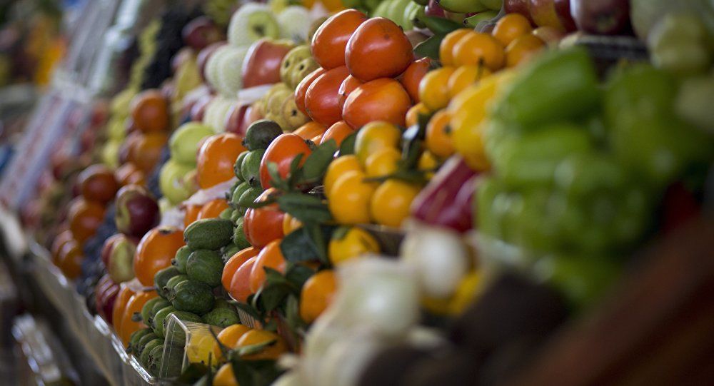 Putin a prelungit embargoul la produsele alimentare drept răspuns la prelungirea sancțiunilor împotriva Rusiei. Foto: AP Photo/ Alexander Zemlianichenko