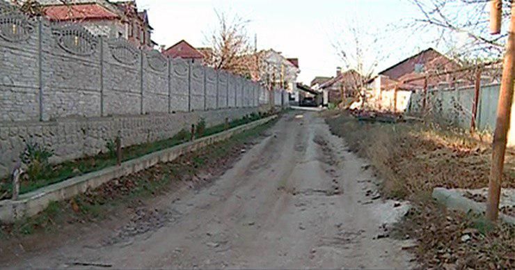 Большинство дорог в Дурлештах находятся в ужасном состоянии.