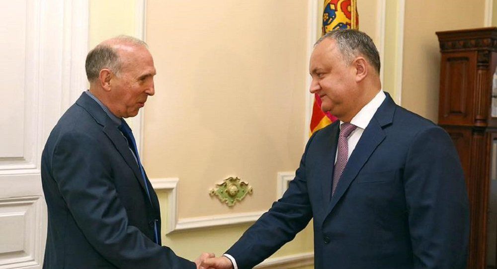 Întrevedere pe sensuri paralele. Ce a discutat Petitt şi Dodon. Foto: presedinte.md