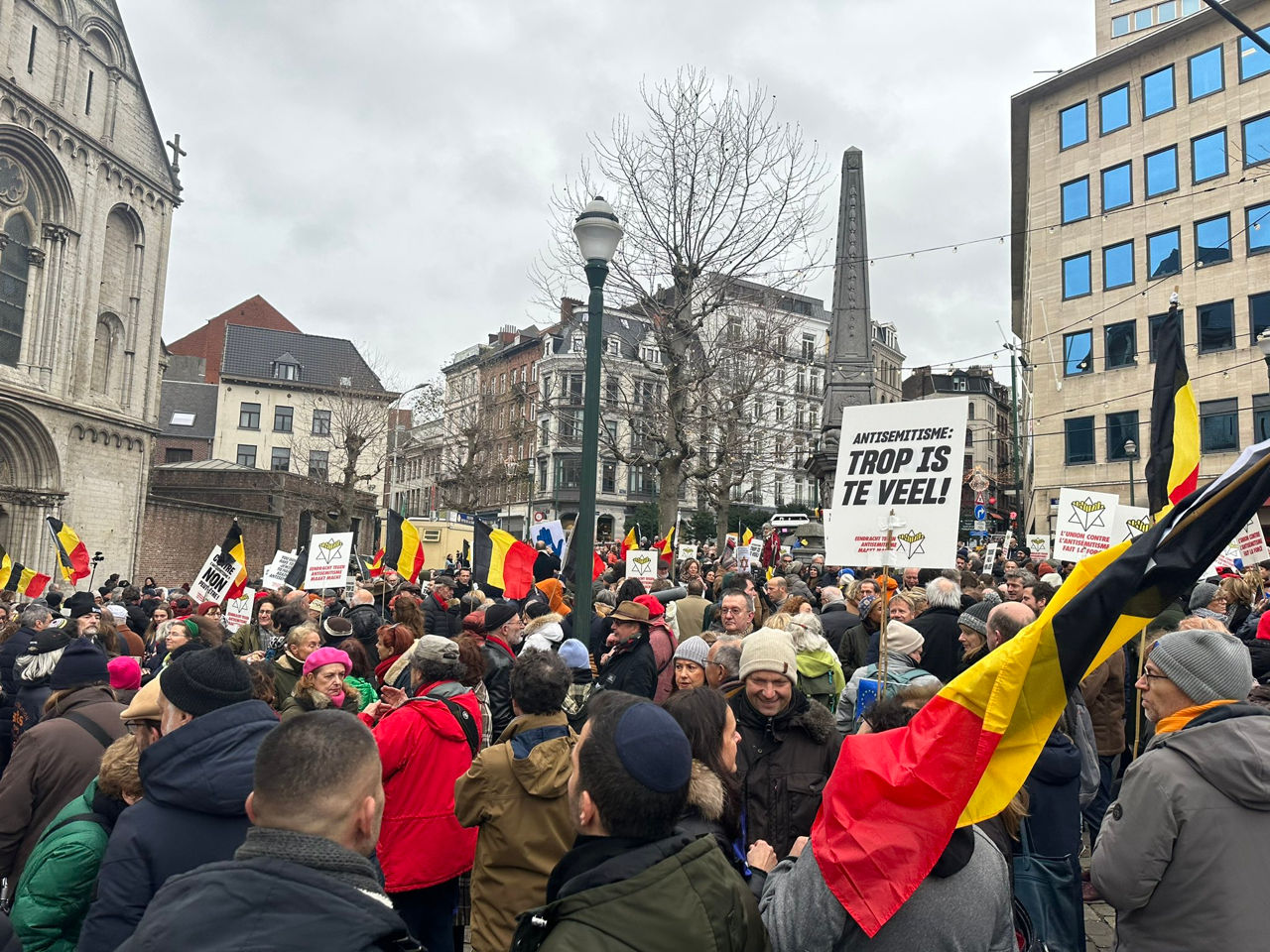 В европейских столицах прошли демонстрации против антисемитизма.