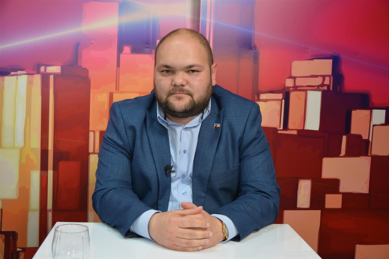 В Гагаузии объявили в розыск чиновника правительства автономии Романа Тютина.