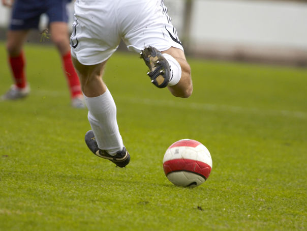 Un fotbalist din Muntenegru a fost împușcat în cap pe terenul de antrenament. Foto: shutterstock