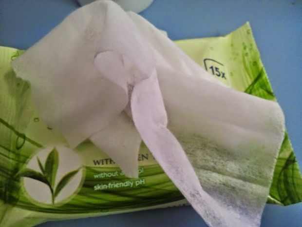 Șervețelele umede pentru bebeluși conțin substanțe chimice toxice. Foto: clipeperfecte.blogspot.com