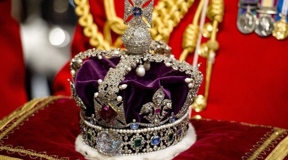 Индия потребует вернуть алмаз из британской короны и другие драгоценности.