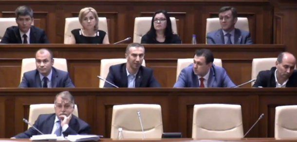 Parlamentul a votat azi noua componență a Comisiei Electorale Centrale. Foto: captura video/omg.md