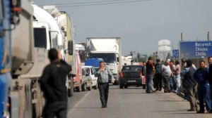 Organizatorii au anunţat că transportatorii vor continua greva  până pe 13 decembrie.
