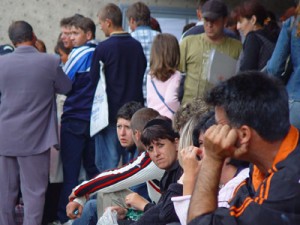 Conform datelor BNS populaţia ocupată a constituit 1227,6 mii persoane, și a fost în  creștere cu 1,5% faţă de trimestrul II 2012.