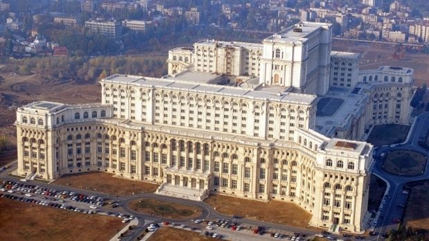 В здании парламента в Бухаресте состоятся общественные обсуждения о том, что Румыния должна сделать во время председательства в ЕС, чтобы эффективнее поддержать европейский путь РМ. Фото: tvrmoldova.md.