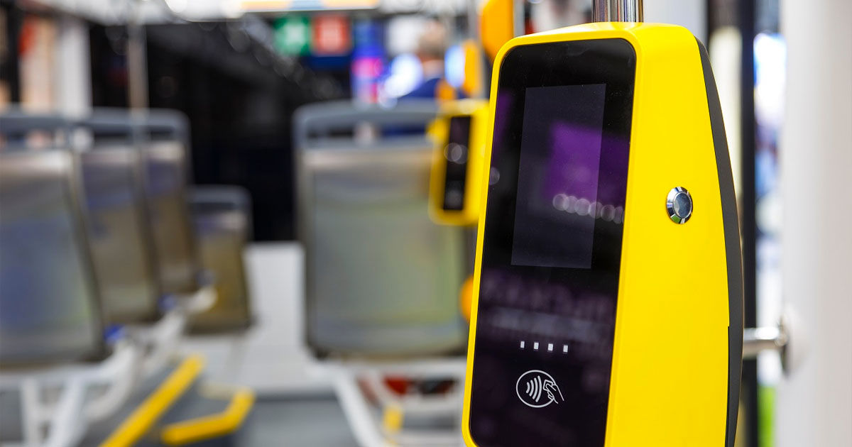 Sistemul electronic de plată, introdus în trenurile și autobuzele din Moldova.