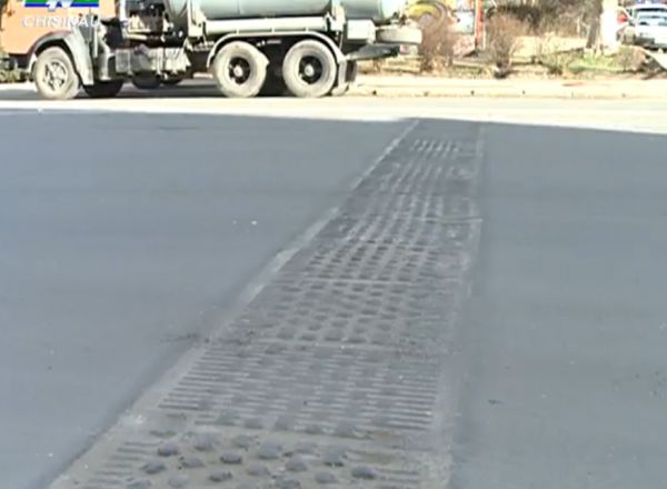 Limitatoarele de viteza vor reaparea pe strazile Chisinaului. Foto: protv.md