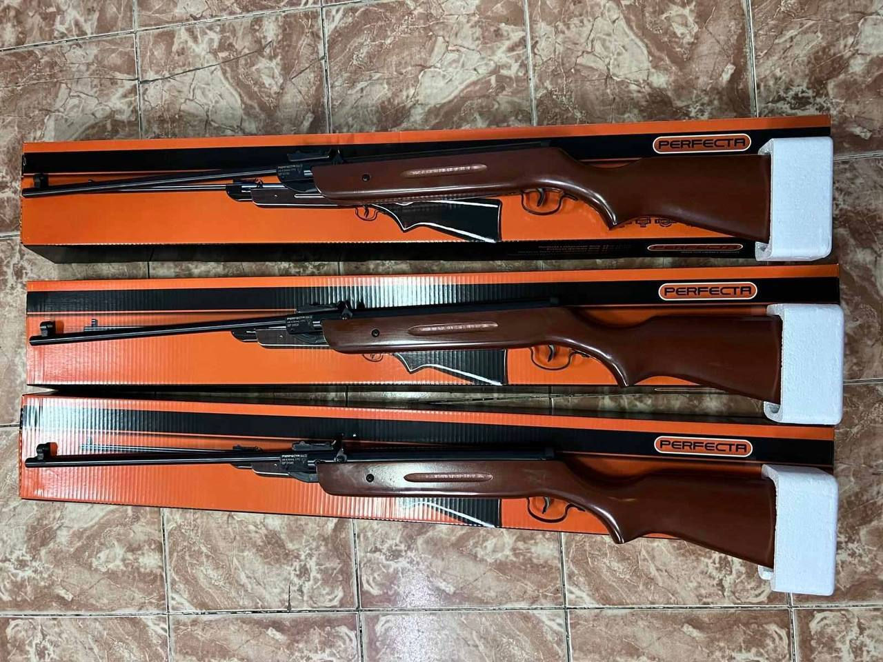 Un bărbat, prins în timp ce încerca să introducă arme pneumatice prin Punctul de trecere Costești.