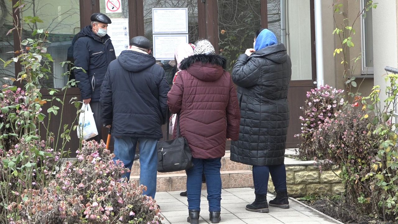 В Бельцах у почтовых отделений наблюдаются очереди.
