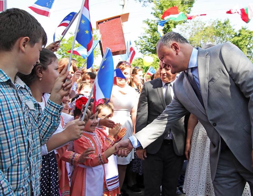 Президент совершает визит на юг Молдовы.