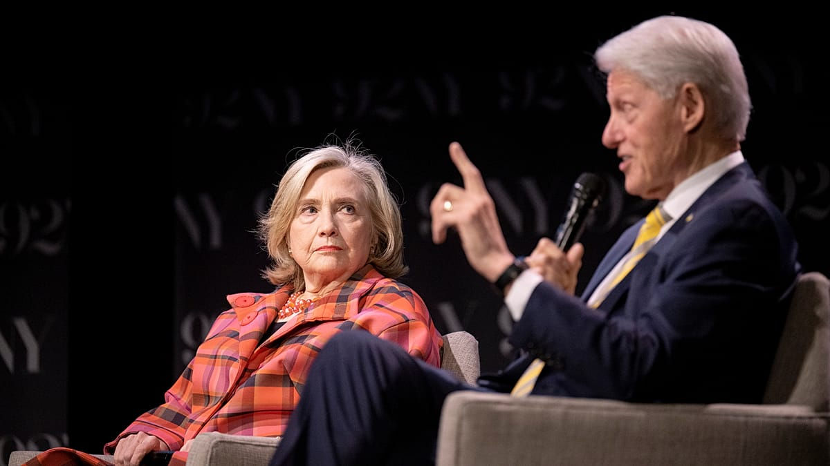 Congresul SUA a publicat un video cu interogatoriul familiei Clinton în dosarul Epstein: „Pizzagate” și OZN-uri.