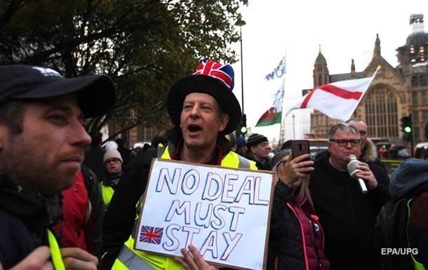 Большинство жителей Британии считают Brexit унижением страны.