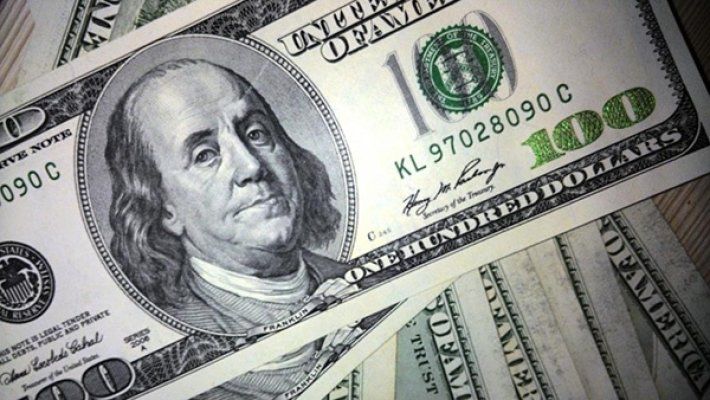 По прогнозам аналитика, будущее американской валюты будет решаться на мировых рынках сырья.