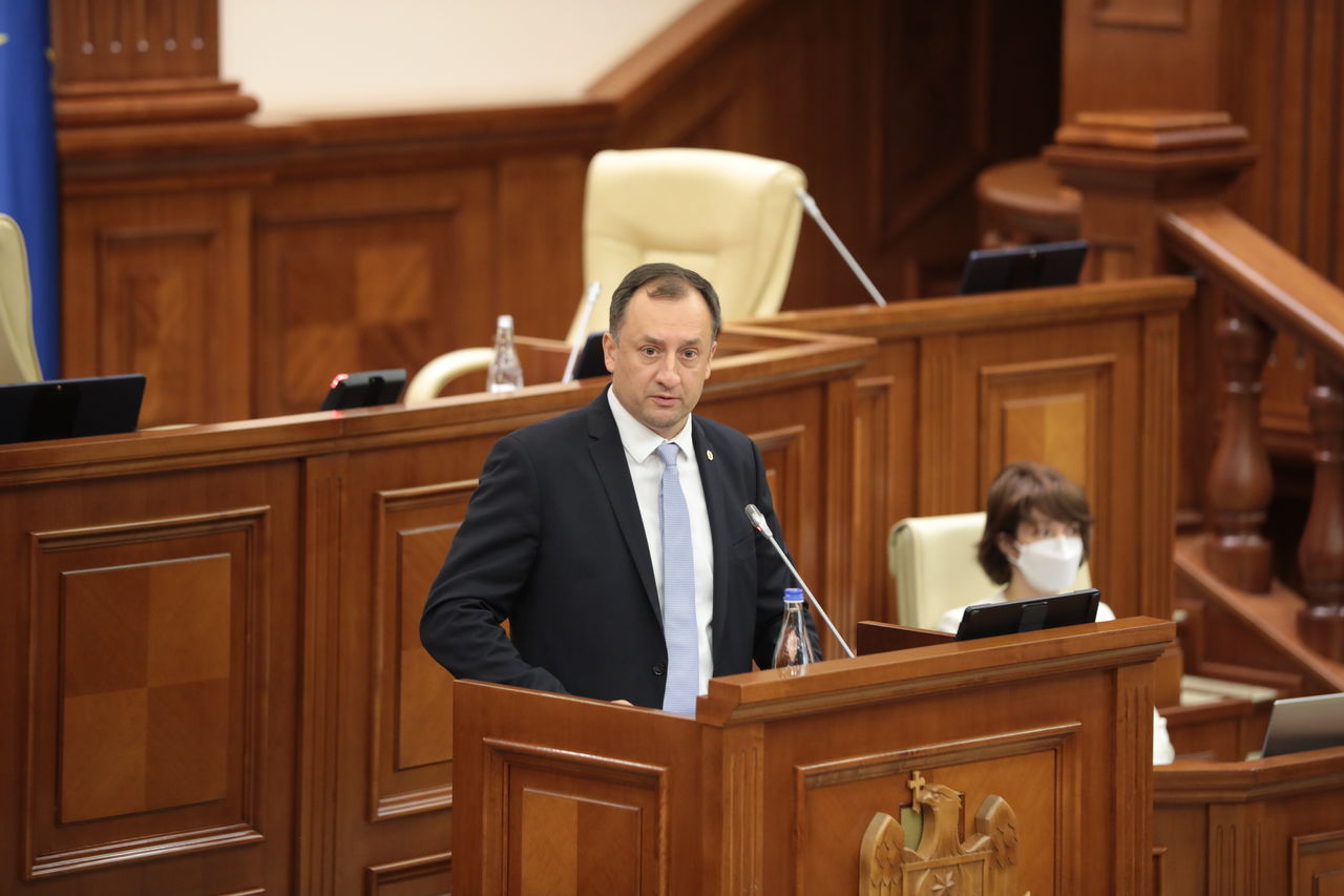 Уланов: Предоставление государственных гарантий трем банкам и есть настоящая кража миллиарда.